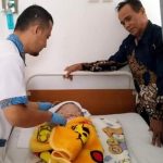 Video Viral Nenek Sukabumi Menangis karena Cucu Idap Hidrosefalus